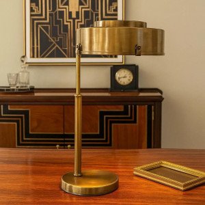 messing lamp in de kleur antiek messing met een E27 fitting