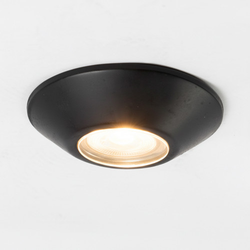 messing lamp in de kleur antiek zwart met een GU10 fitting
