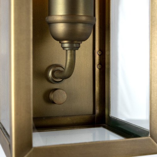 messing lamp in de kleur antiek messing met een E27 fitting