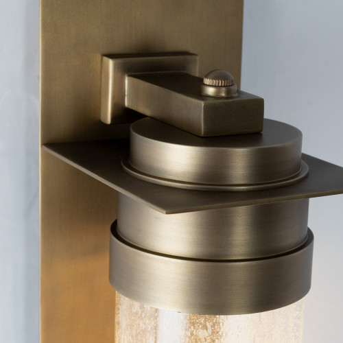 messing muurlamp in de kleur antiek messing met een E27 fitting