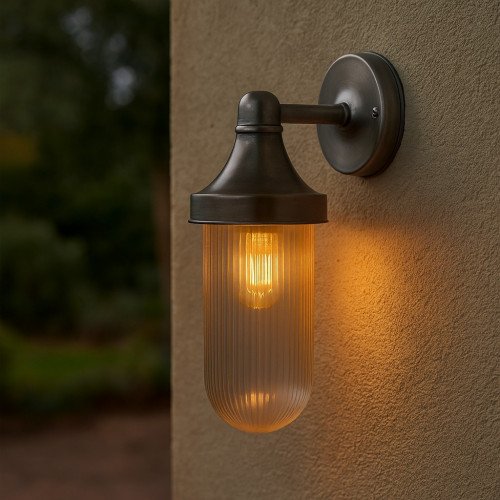 messing lamp in de kleur antiek zilver met een E27 fitting