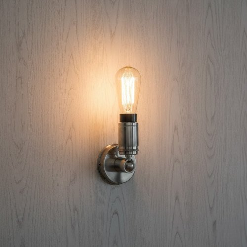 messing lamp in de kleur antiek zilver met een E27 fitting