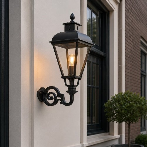 Vondel A aluminium muurlamp voor buiten in zwarte uitvoering en in klassieke stijl