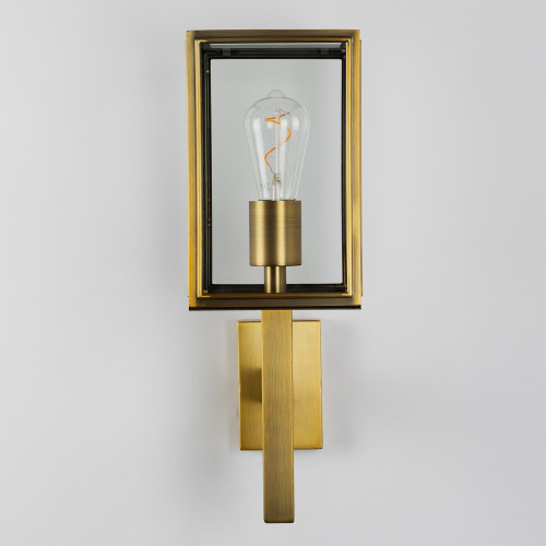 Zwarte buitenlamp strak klassiek box design, rechte wandsteun, stijlvol en praktische buiten wandlantaarn, handmade KS Verlichting