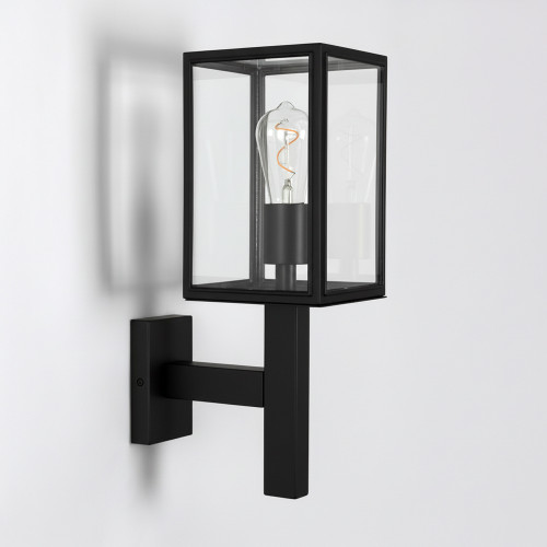 Zwarte buitenlamp strak klassiek box design, rechte wandsteun, stijlvol en praktische buiten wandlantaarn, handmade KS Verlichting
