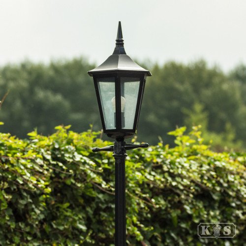 Zwarte lantaarn Zeist klassiek tuinverlichting