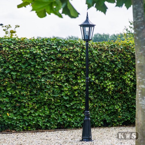 Zwarte lantaarn Zeist klassiek tuinverlichting