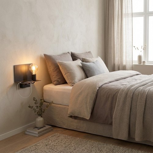 Wandlamp The Key met USB aansluiting voor opladen van tablet en/of smartphone