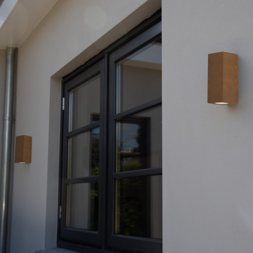 Buitenverlichting Geo up en down wandlamp in moderne stijl van cortenstaal