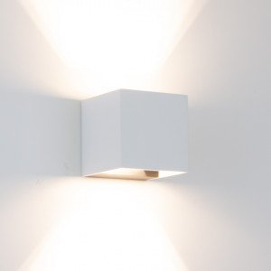 Shift up- en downlighter wandlamp voor binnen met modern design van aluminium in witte kleur