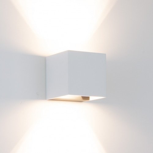 Reach up- en downlighter wandlamp voor binnen en buiten met modern design van aluminium in wit kleur