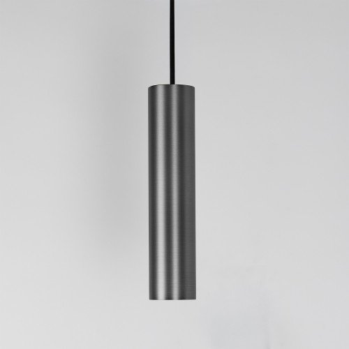 De Cylin Hangspot Matzwart komt in vrijwel elk interieur goed tot zijn recht!