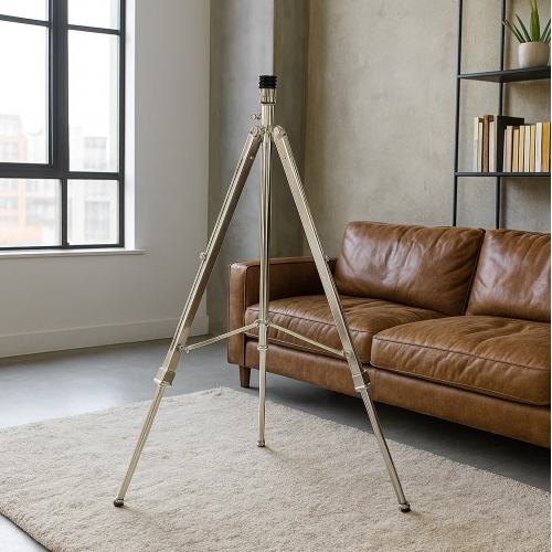 messing lamp in de kleur antiek nikkel met een E27 fitting