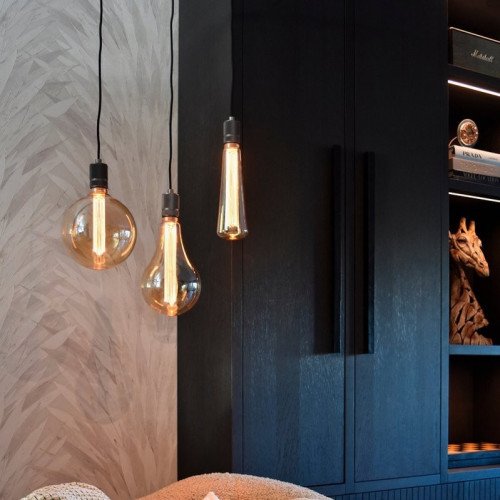 Lampen pendel van Calex in ronde vorm inclusief drie E27 fittingen in de stijl industrieel en in de kleur zwart