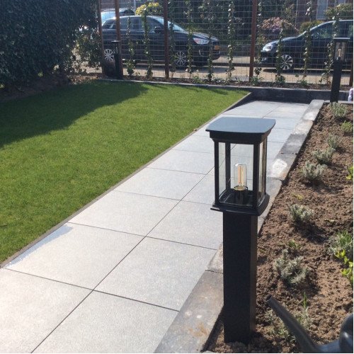 Buitenlamp Staand Zwart Carlton Terras, strak klassieke tuinlamp 80cm hoog, rechthoekige lantaarnkap met helder glazen, E27 fitting, mooie tuinverlichting