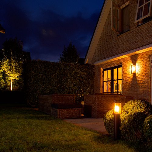 Staande zwarte buitenverlichting, tuinlamp Sydney terras, strak moderne buitenverlichting, ronde lantaarnkap en paal