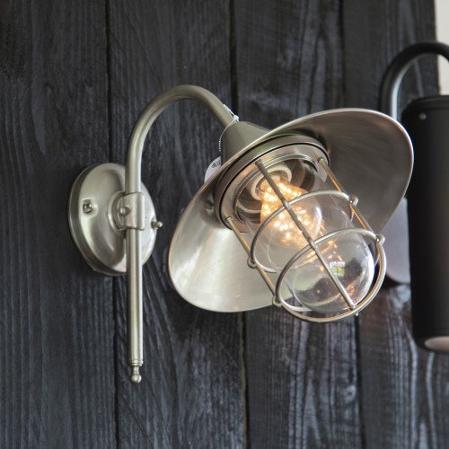 stallamp met raster en echt glas in een vintage stijl voor buiten van het merk ks verlichting