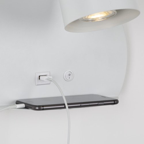 witte nachtlamp met gu tien fitting en usb poort voorzien van schakelaar