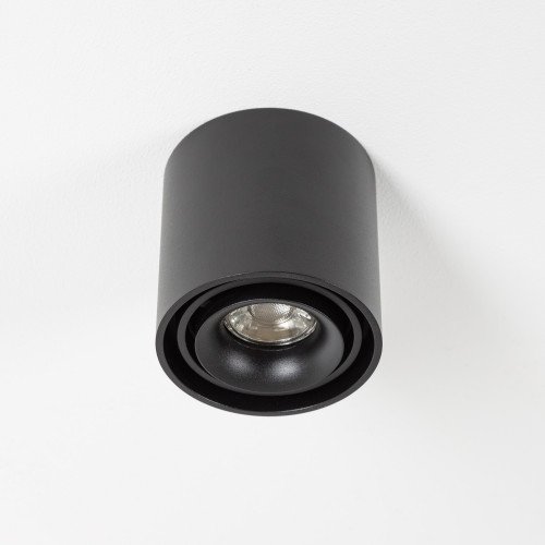 Binnenverlichting Oliver opbouwspot met ronde vormen, modern design en afwerking in zwarte kleur.