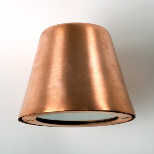 Vita Cup muurlamp koper met compacte afmeting en luxe uitstraling
