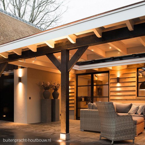 wandspot up en down Kevin, een prachtige stijlvolle en functionele moderne wandspot met een stijlvolle zwarte finish, hoge kwaliteit wandspot van KS Verlichting