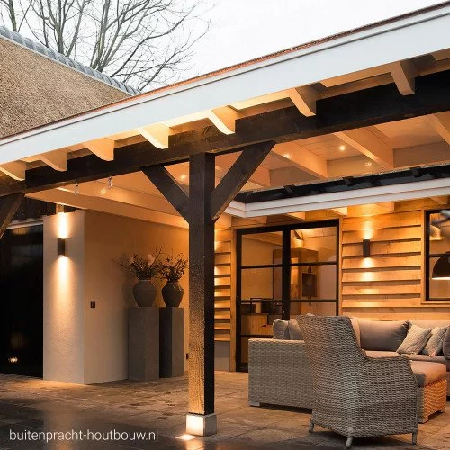 wandspot up en down Kevin , een prachtige stijlvolle en functionele moderne wandspot met een stijlvolle zwarte finish, hoge kwaliteit wandspot van KS Verlichting