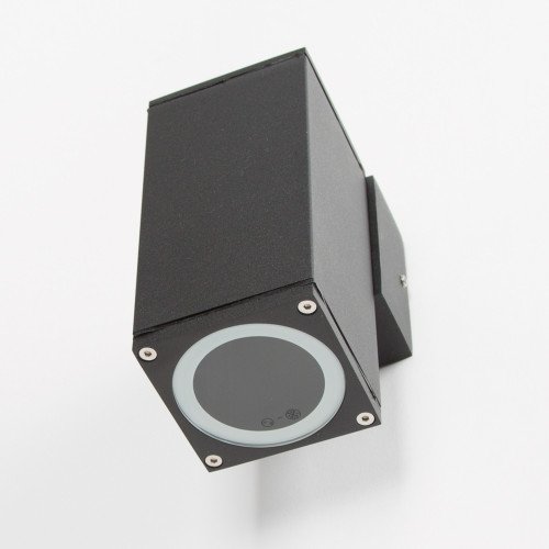 Wandspot Kevin down, een bijzonder mooie aluminium downlighter wandspot met een stijlvolle zwarte finish, hoogwaardige kwaliteit buitenverlichting van KS Verlichting