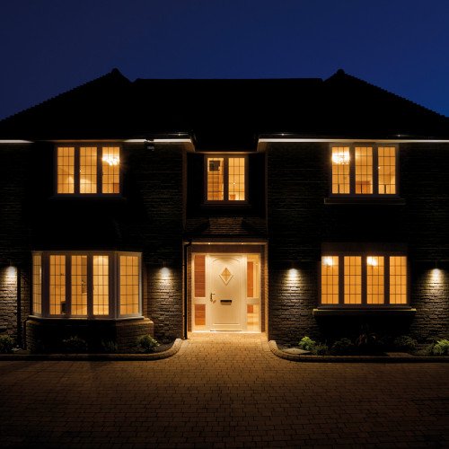 Wandspot Kevin down, een bijzonder mooie aluminium downlighter wandspot met een stijlvolle zwarte finish, hoogwaardige kwaliteit buitenverlichting van KS Verlichting
