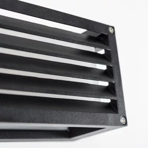Moderne buitenmuur verlichting, wandlamp Bars, matzwart frame met lamellen, matte beglazing, e27 fitting niet zichtbaar in de buitenlamp, merk KS Verlichting