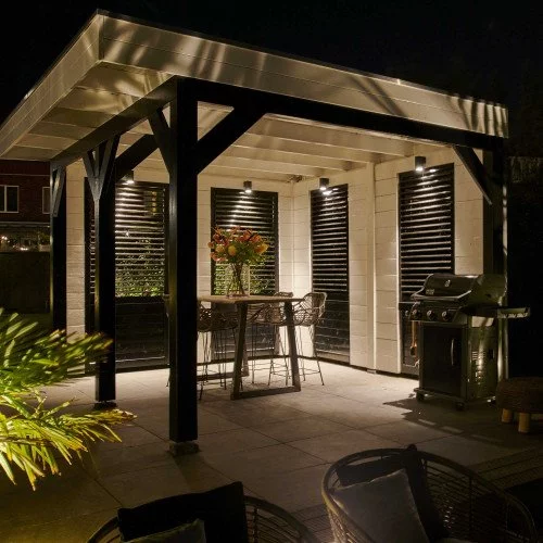 Wandspot Kevin down, een bijzonder mooie aluminium downlighter wandspot met een stijlvolle zwarte finish, hoogwaardige kwaliteit buitenverlichting van KS Verlichting
