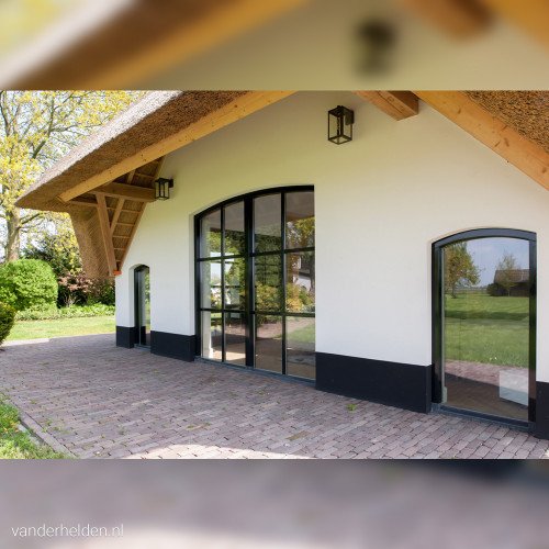 Buitenlamp zwart frame heldere beglazing, moderne wandlamp voor buiten, Soho met e27 fitting