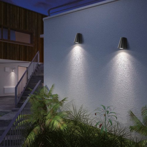 Buitenlamp Cone Downlighter Antraciet, modern vormgegeven wandspot voor buiten, geeft sfeer en is functioneel, conische buitenlamp vlak aan de wand