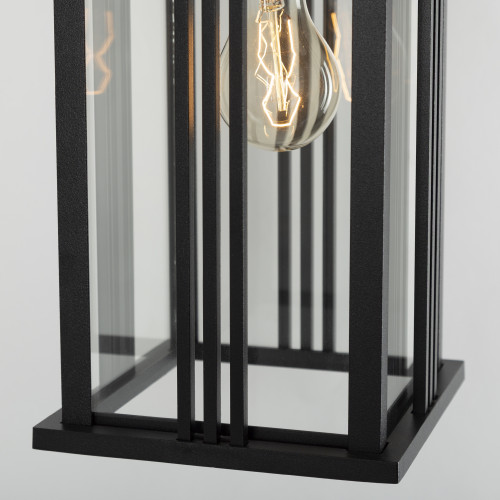 Buiten hanglamp zwart de Kingston Veranda lamp, mooi strak klassiek vormgegeven lantaarnkap aan ketting met plafondplaat 