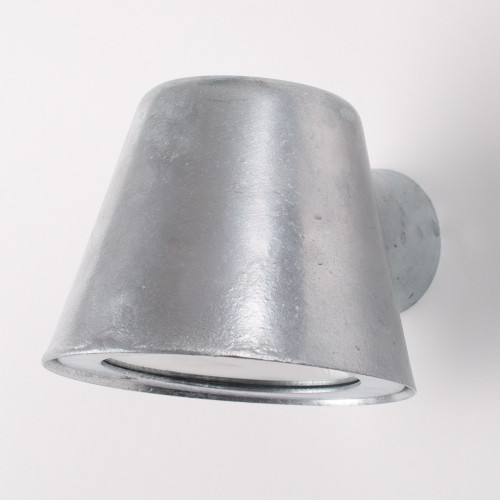 Zilverkleurige stallamp GU10 dag/nacht sensor muurlamp