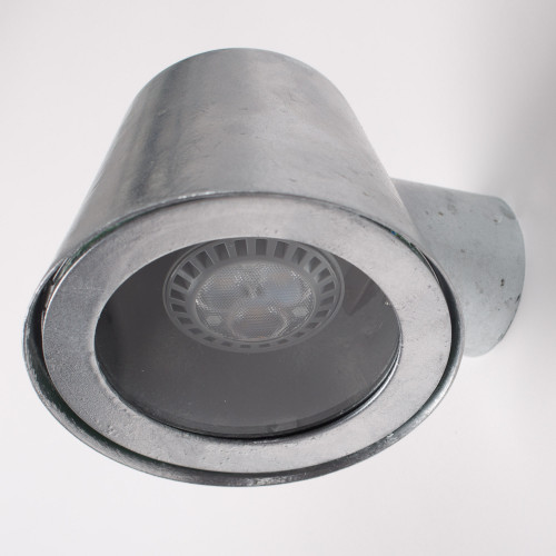 Zilverkleurige stallamp GU10 dag/nacht sensor muurlamp