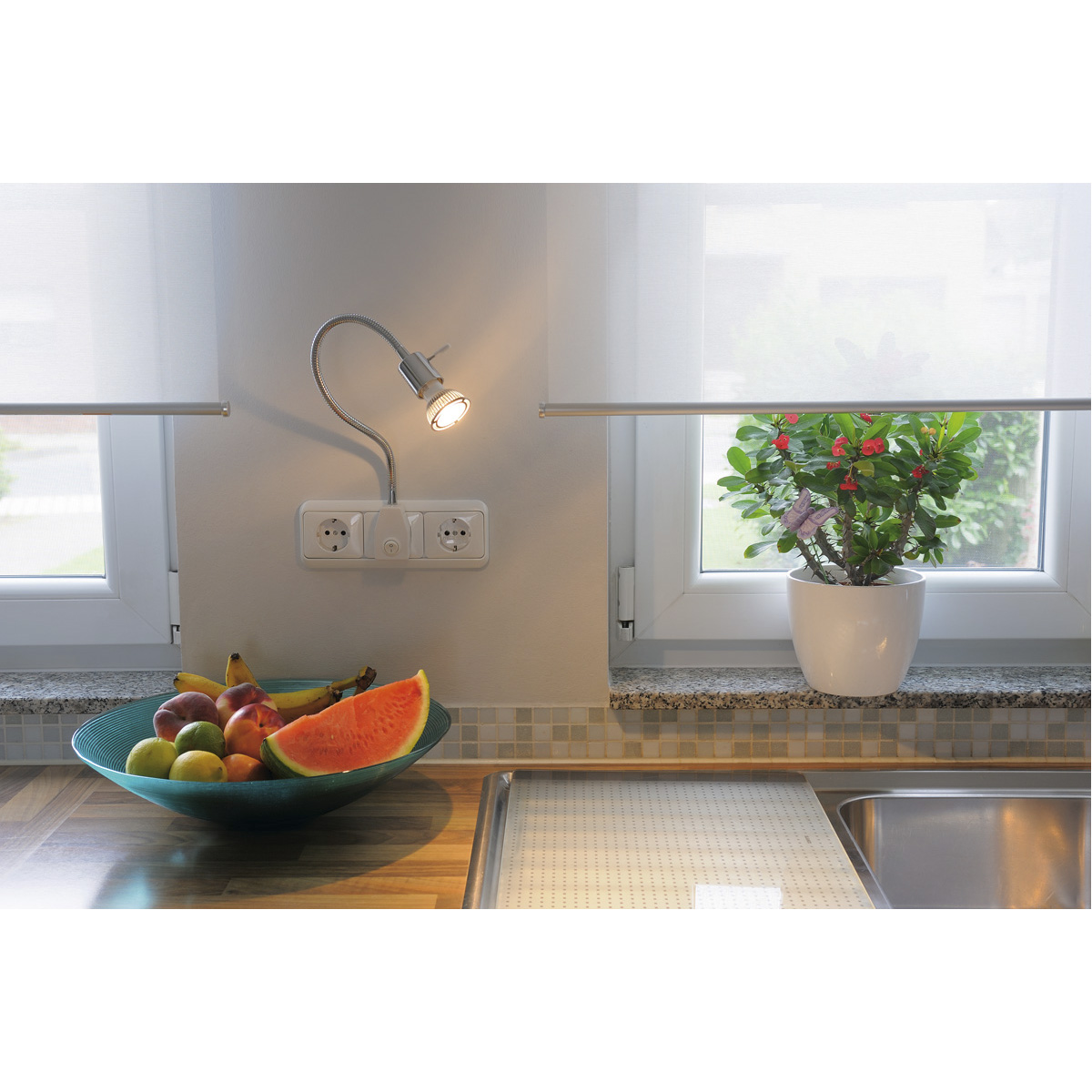 Dio Flex Plug Chroom/wit 1xgu10 Dio Flex Plug Chroom/wit 1xgu10